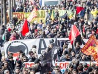 A Macerata 20 mila persone al corteo antifascista e antirazzista. Grande festa e nessun incidente