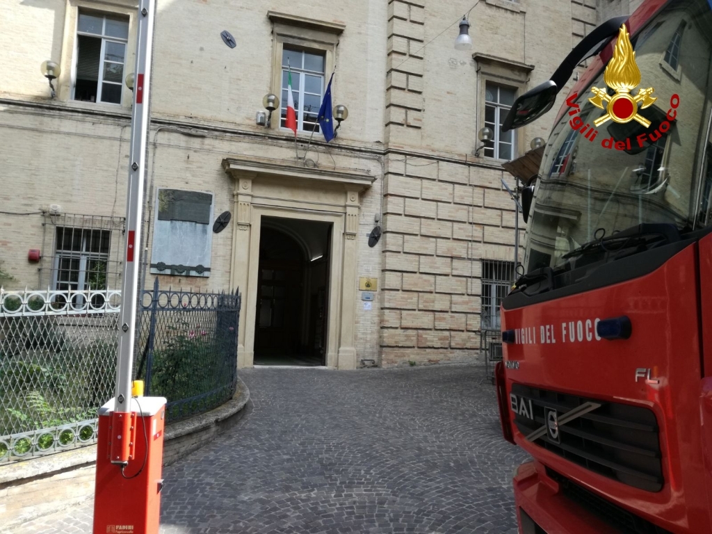 Provincia di Fermo su crollo al Montani. Cause imprevedibili, non c