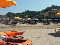 Marche, il 62% delle spiagge occupate da stabilimenti. Sempre meno quelle libere