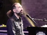 Le sonorità brasiliane di Stefano Bollani sabato ad Ascoli. Concerto evento in Piazza del Popolo