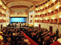 A tavola con Leopardi e Rossini. Al via a Jesi il Festival Pergolesi Spontini con opere inedite e concerti in abbazia