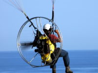 Studenti marchigiani inventano nuovo sistema controllo parapendio a motore. Prototipo alla Market Faire di Roma