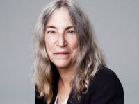 Il mito del rock Patti Smith apre a Pesaro il festival Playlist