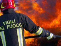 Frontale a Montemarciano, auto a fuoco