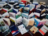 Riaprono solo librerie e cartolerie. Cittadini a casa fino al 3 maggio