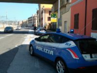 Quattro asiatici gettano peperoncino e malmenano a sprangate giovane davanti scuola Ancona. Arrestati dalla Polizia