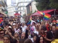 Ragazzi gay cacciati da ristorante Senigallia  per “troppo baccano”. Marche Pride protesta
