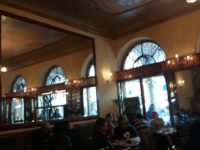 Al Meletti di Ascoli un’ora di attesa per un caffè. Turisti spazientiti, protestano e se ne vanno
