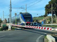 Via tutti i 71 passaggi a livello ferroviari. Regione Marche e Rfi firmano intesa