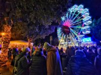 La nuova Ruota Panoramica illumina Pesaro