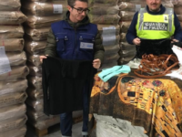Contraffazione, Gdf sequestra 185 mila articoli (cinesi) al porto Ancona