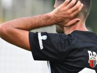 L’Ascoli surclassa la Reggiana anche in dieci. Ma perde su rigore 1-0