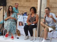 No alla guerra e ai vaccini : Tiziana Alterio sabato ad Ascoli