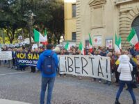 No al Green Pass e no alla guerra : protesta sabato a Roma