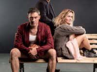 L’eros, l’amore ed altre insidie. Ad Ascoli il debutto teatrale di Piccioni