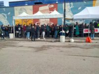 Ascoli, ancora code di ore per i vaccini
