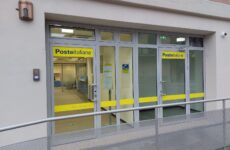 Sindacati : “Salari dimezzati per lavoratori pulizie Poste”