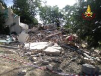 Crollato un edificio a Fermo, si cercano persone