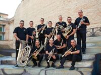 A Macerata concerto a sorpresa della Salvadei Brass