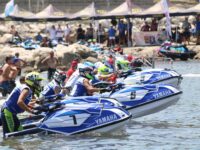 Spettacolo con le moto d’acqua in gara ad Ancona