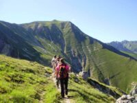 La terra che cura : escursioni e laboratori sui Sibillini