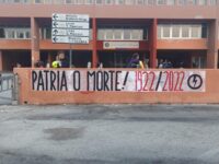 Striscione con Marcia su Roma a Pesaro, arriva la denuncia