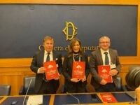 Pesaro e Bolzano insieme per i mercatini di Natale, plauso della Santanchè