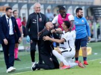 Foto Paola Garbuio/LaPresse 29 Ottobre 2022 Venezia, Italia - sport, calcio -   Venezia vs Ascoli  - Campionato di calcio Serie BKT 2022/2023 - Stadio Pier Luigi Penzo. Nella foto:

Michele Collocolo(Ascoli) gol 0-2 esultanza 
Venezia, Italy - sport, soccer -  Venezia vs Ascoli  - Italian Football Championship League BKT 2022/2023 - Pier Luigi Penzo stadium. In the pic:
Michele Collocolo(Ascoli) goal 0-2, celebration