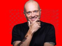 Max Pezzali domani in concerto a Pesaro