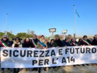 A14, presidio di politici e amministratori a Grottammare