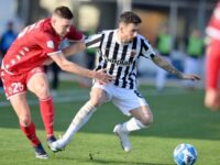 Ascoli-Bari 0-1 : espulsione e rigore decidono il match