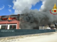 Incendio e nube in fabbrica di Osimo, evacuazioni
