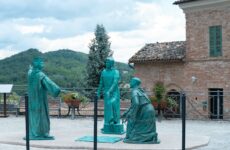 Sarnano, nuove sculture nel segno di San Francesco