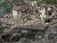 Casa distrutta dal sisma, ma gli arriva la bolletta dell’acqua