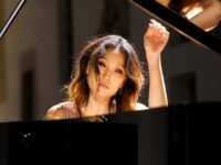 La grande pianista Ilia Kim suona Schumann