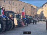 Trattori in piazza a San Severino : “Ci portano alla rovina”