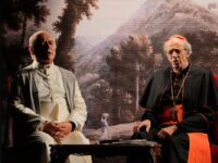 Senigallia, l’ironico “I due papi” al teatro La Fenice