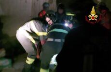 Crollo di un tetto a Fano, due feriti