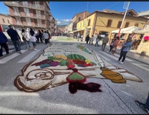 Castelraimondo in festa per l’Infiorata del Corpus Domini