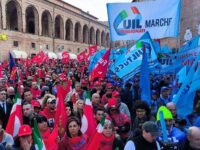Forte adesione allo sciopero, a Fabriano migliaia in corteo